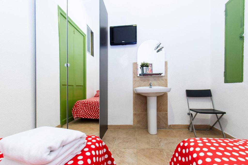 Hostal Bahia Мадрид Екстериор снимка