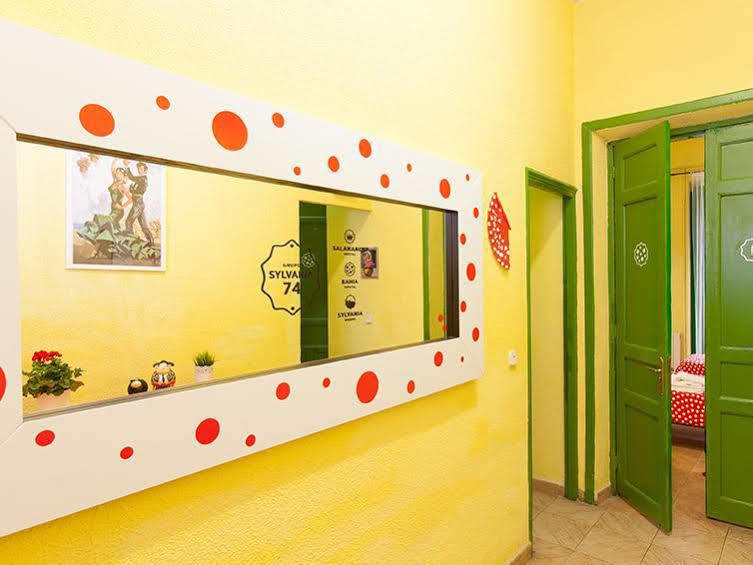 Hostal Bahia Мадрид Екстериор снимка